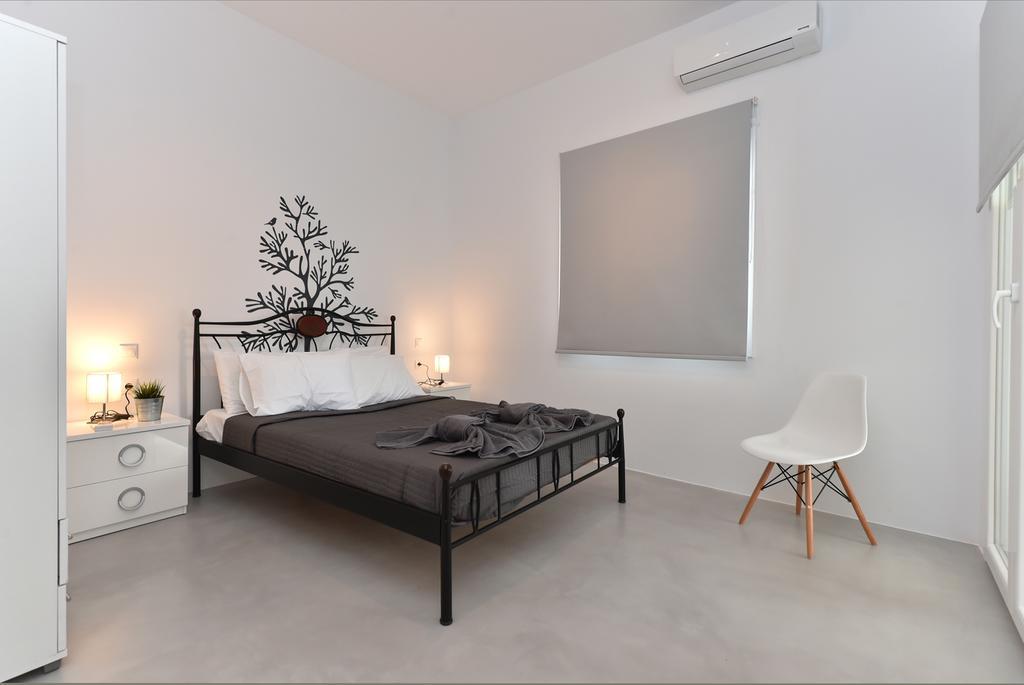 The Local House Apartment Парос Екстериор снимка