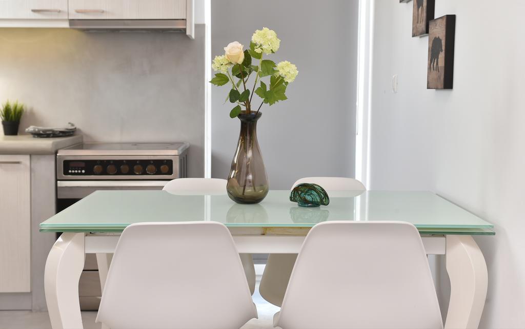 The Local House Apartment Парос Екстериор снимка