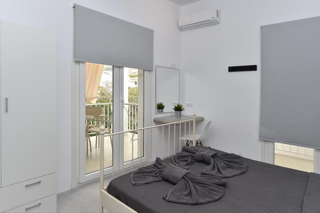 The Local House Apartment Парос Екстериор снимка