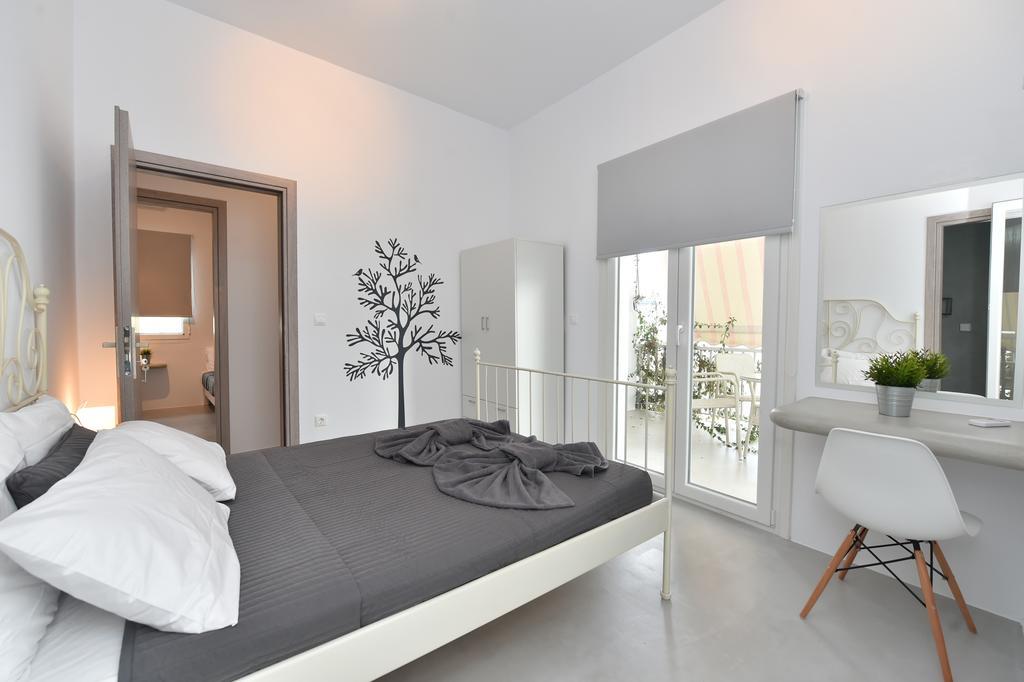 The Local House Apartment Парос Екстериор снимка