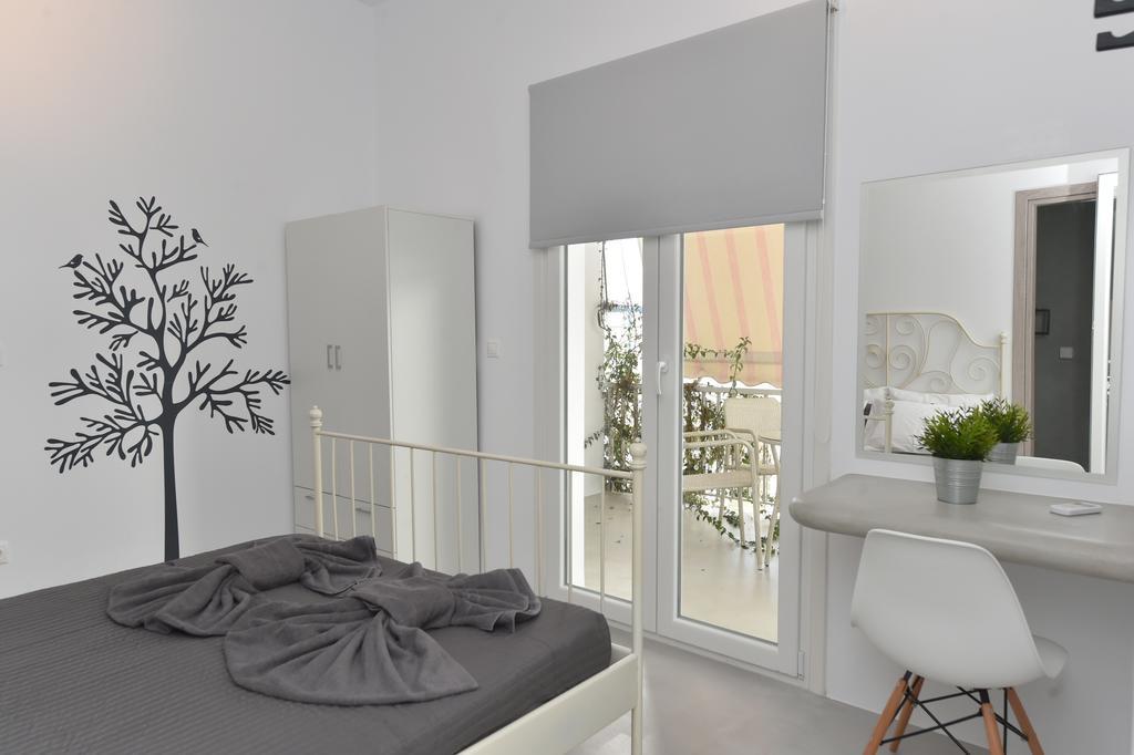 The Local House Apartment Парос Екстериор снимка
