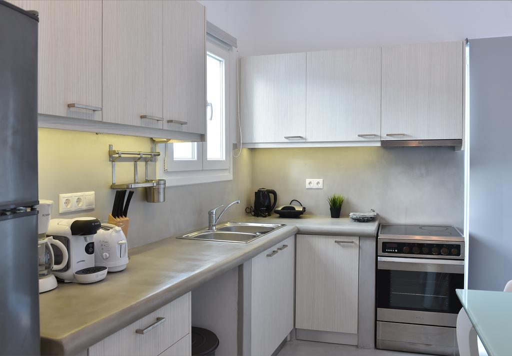 The Local House Apartment Парос Екстериор снимка